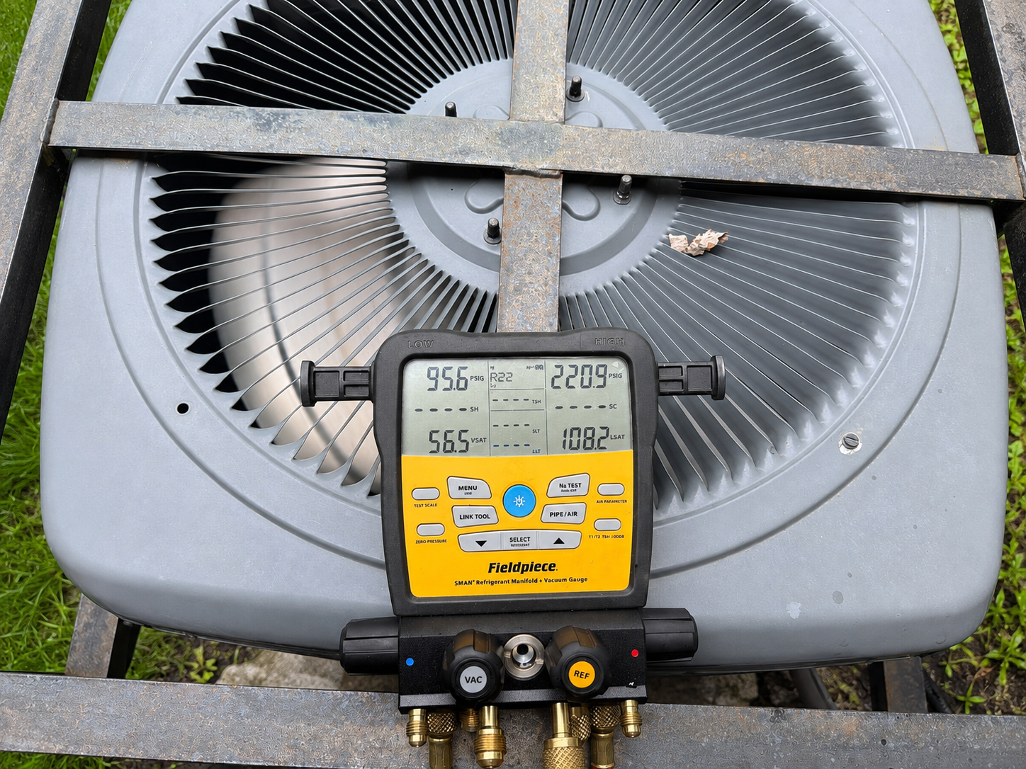 Digital HVAC pressure readings during inspection